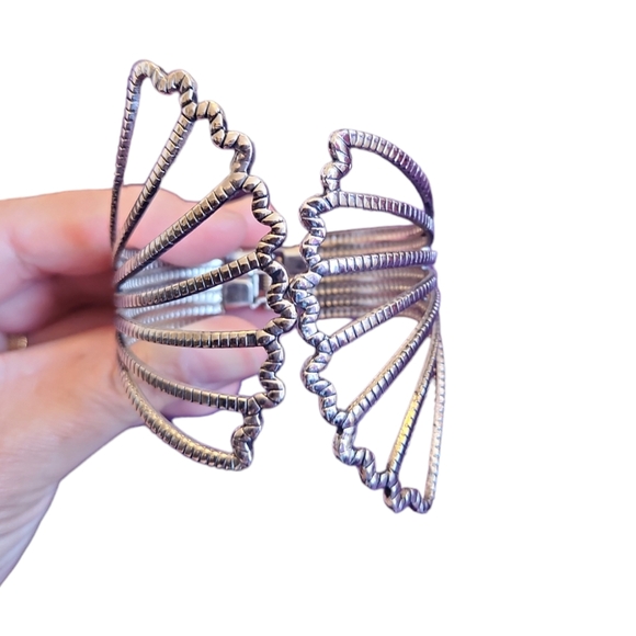 Butterfly wings bracelet - Picture 2 of 11